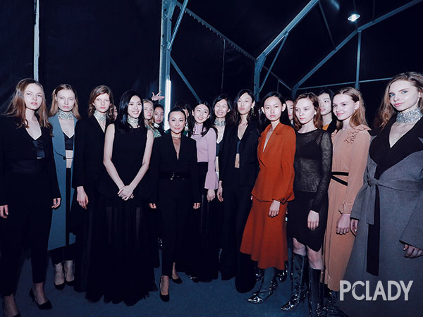 为刘嘉玲处女秀助阵 除了梁朝伟还有他! 为刘嘉玲处女秀助阵 除了梁朝伟还有他!